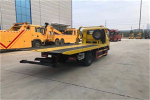 潘集非事故拖车