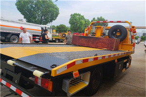 潘集附近拖车电话号码服务